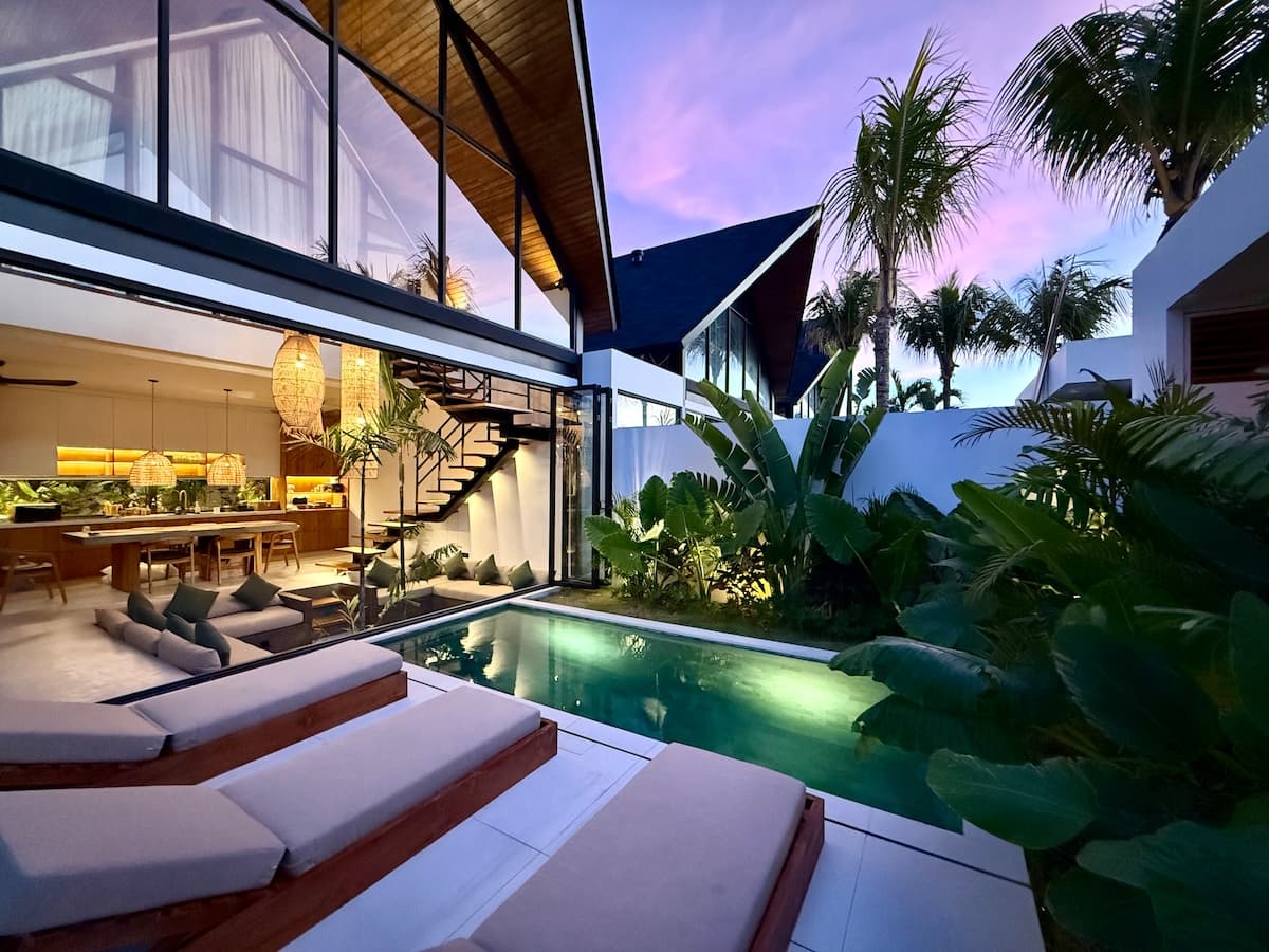 Baliwood - 3BR Luxury Villa - By the Beach